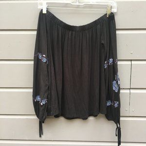 American Eagle Off the shoulder top